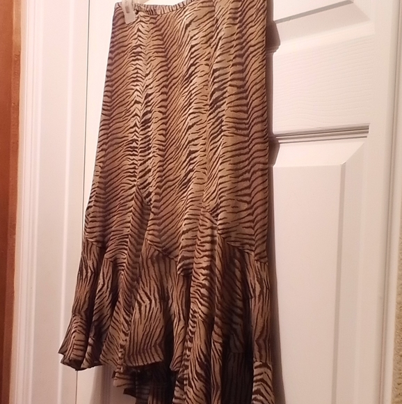 Liz Claiborne Animal Print Asymmetrical Skirt Sz 10 Fully lined Invisibl… - Picture 3 of 6